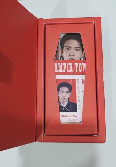 Enhypen world 吸血鬼禮包_羲承set