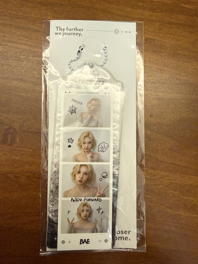 快閃店人生四格吊飾 裴