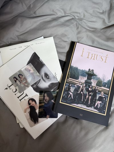 I-DLE I TRUST 黑