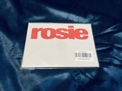 rosie 快閃店 人物黑T+帽踢+明信片+滿額卡 打包價