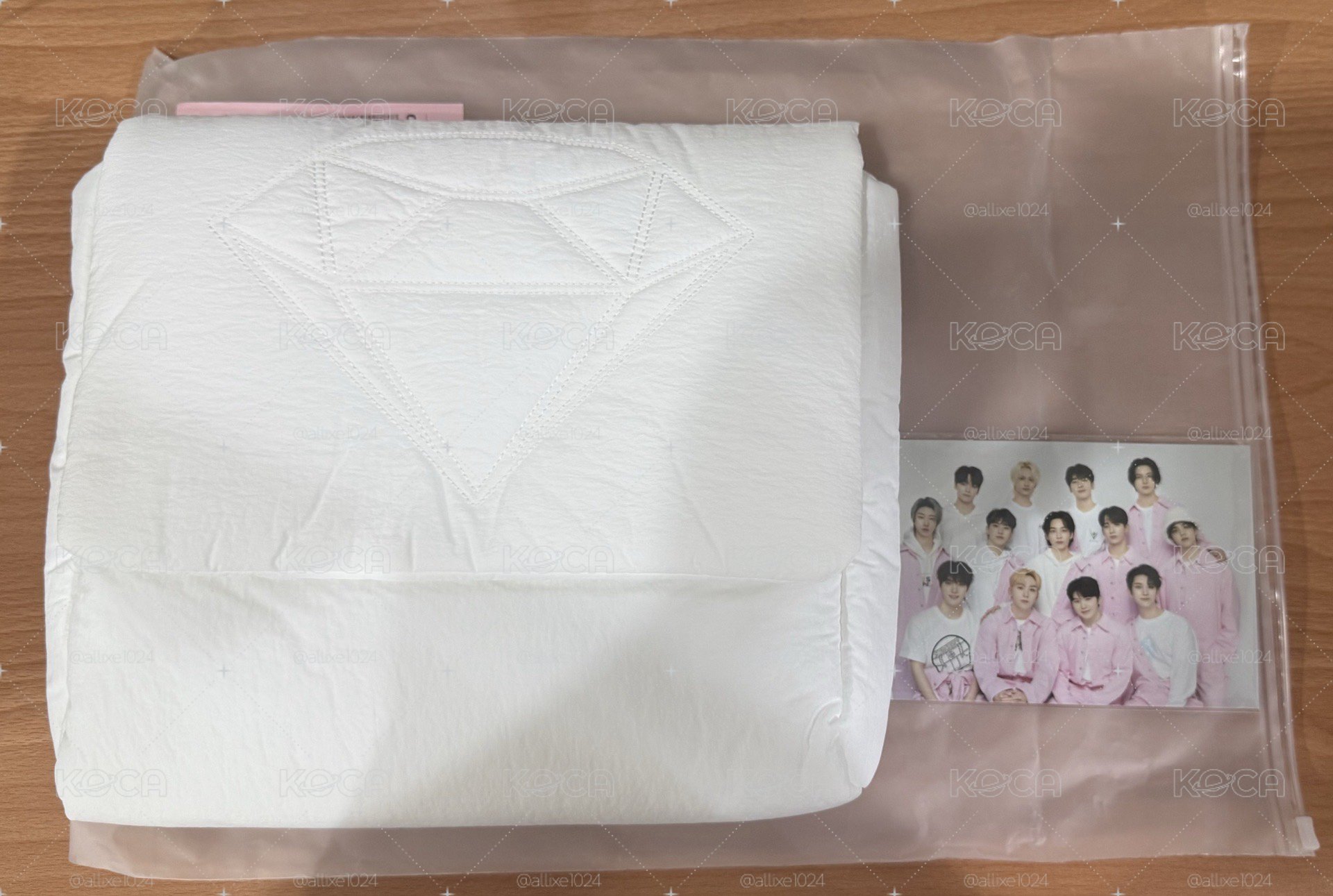 SEVENTEEN 克拉島周邊斜背包