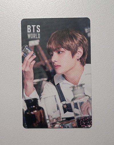 金泰亨୧ ‧₊˚ 🐻⋅ ☆ BTS world 遊戲雙面卡