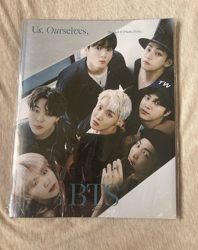 Photo Folio 寫真集 Us, Ourselves & BTS