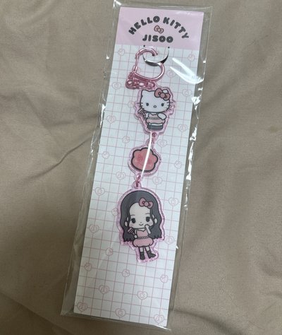 JISOO KT 聯名 吊飾