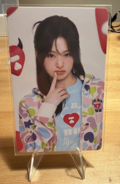 Apee 品牌大使禮盒 + 代言卡 賢/Ahyeon 現貨