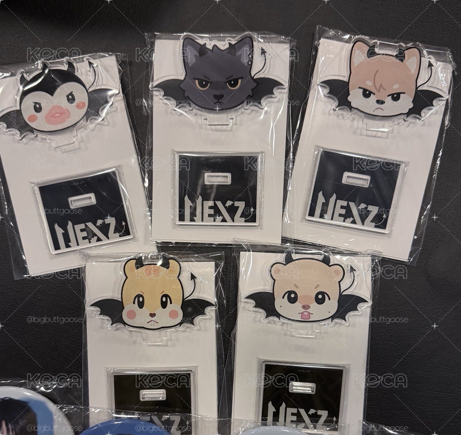 NEXZ Hellmate快閃店立牌