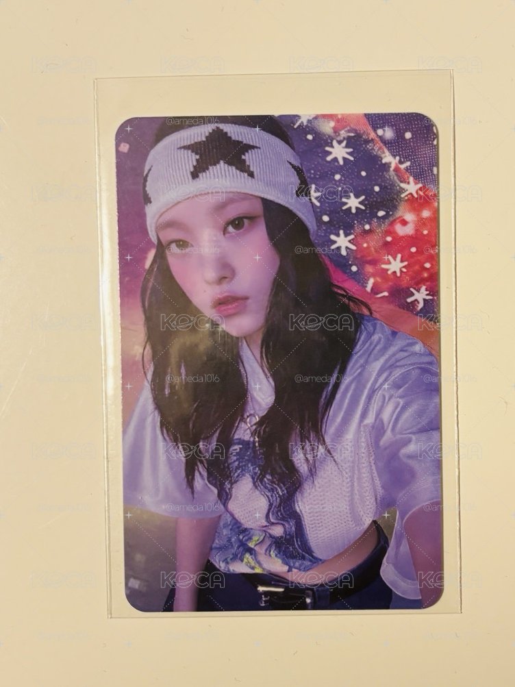 《Supernatural》中 Weverse Albums 版（WVS B版）的官方專卡