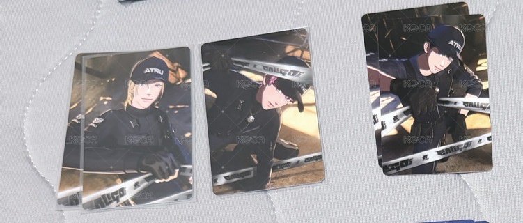 韓諾亞 警服塗鴉卡