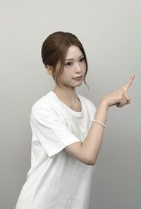 photoism 𝗧-𝗦𝗵𝗶𝗿𝘁 𝘄𝗶𝘁𝗵 𝗺𝗲! 人生四格卡 / 拍貼 