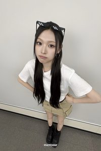 photoism 𝗧-𝗦𝗵𝗶𝗿𝘁 𝘄𝗶𝘁𝗵 𝗺𝗲! 人生四格卡 / 拍貼 