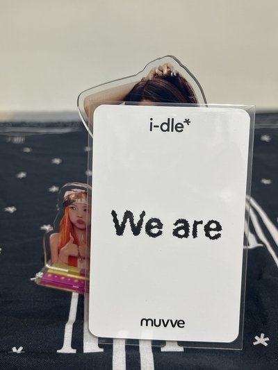 We are mu 5.0 幸運卡 短髮吐舌娟