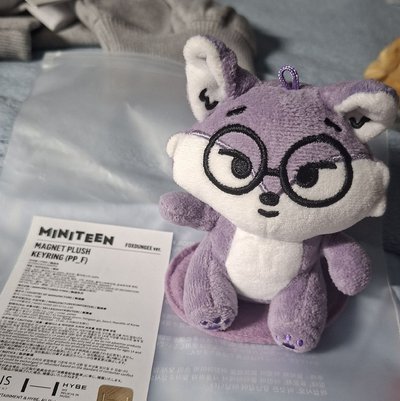 圓佑 miniteen 坐娃