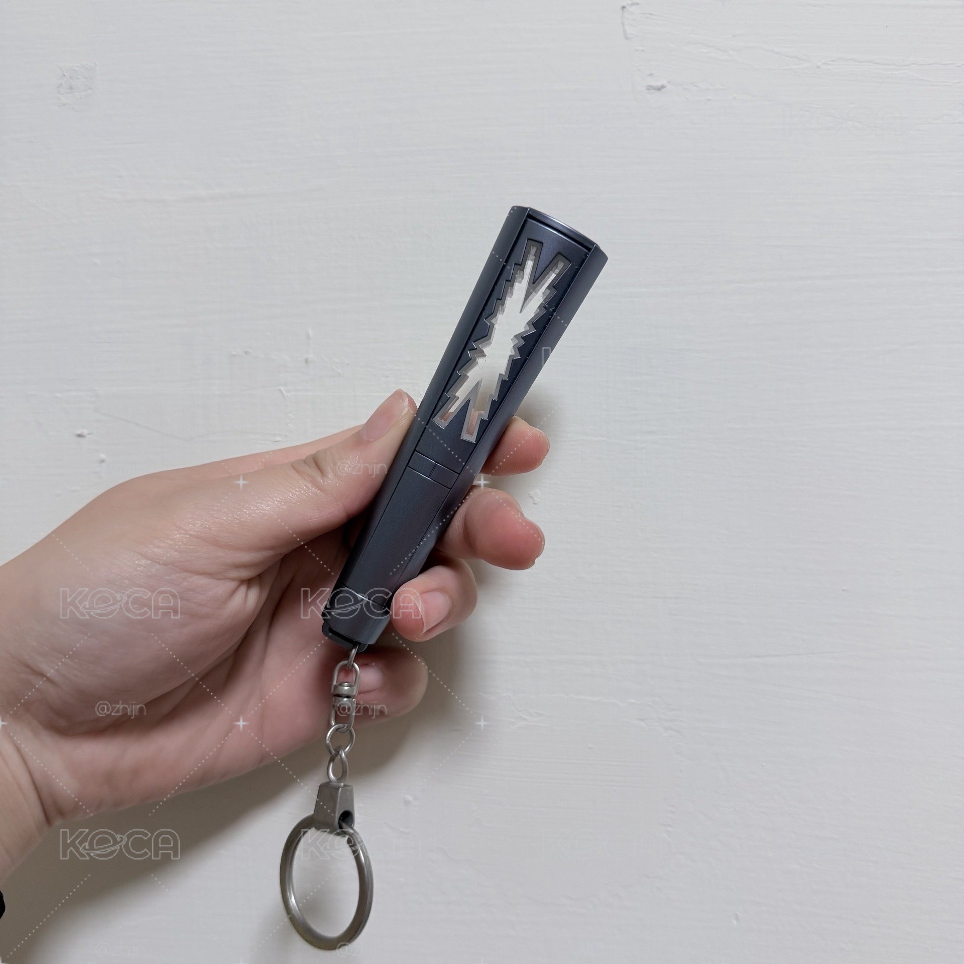 LE SSERAFIM OFFICIAL LIGHT STICK Keyring 官方手燈鑰匙圈 
