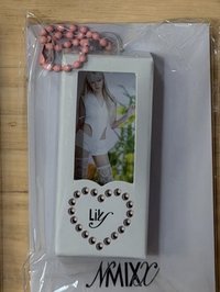 Lily吊飾