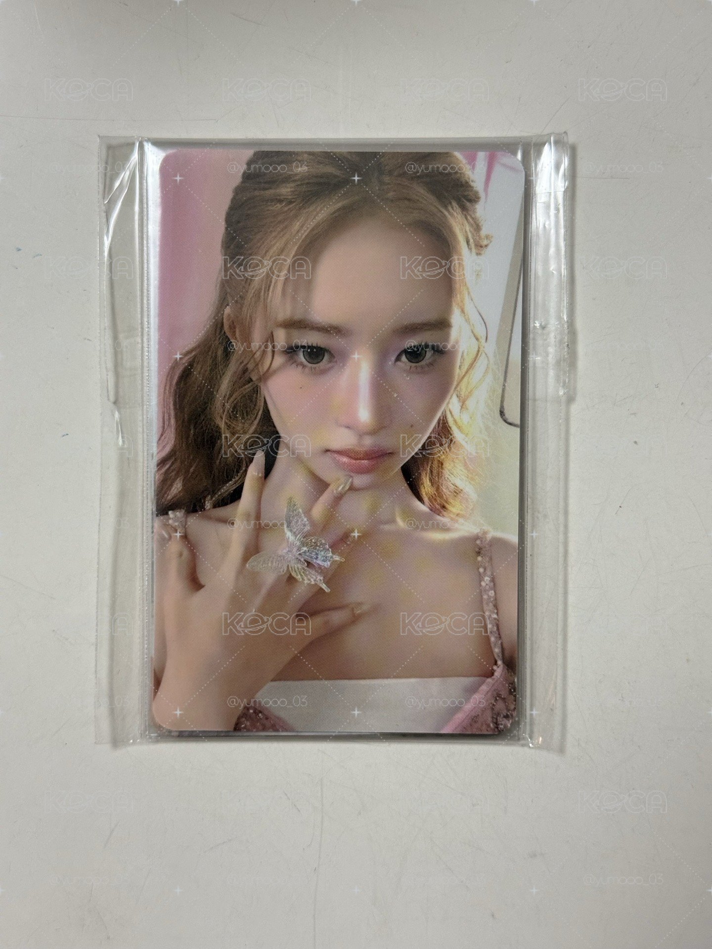 怜 Rom’u 美瞳代言卡 套出