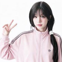_小翼.-°: