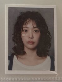 燕 捲髮證件照