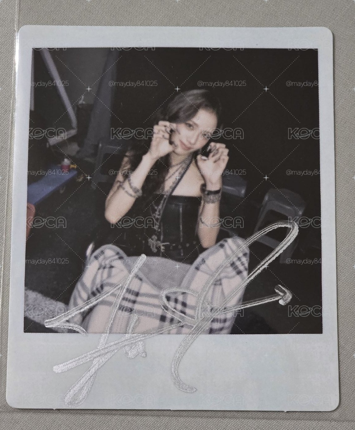 Jisoo 親簽拍立得