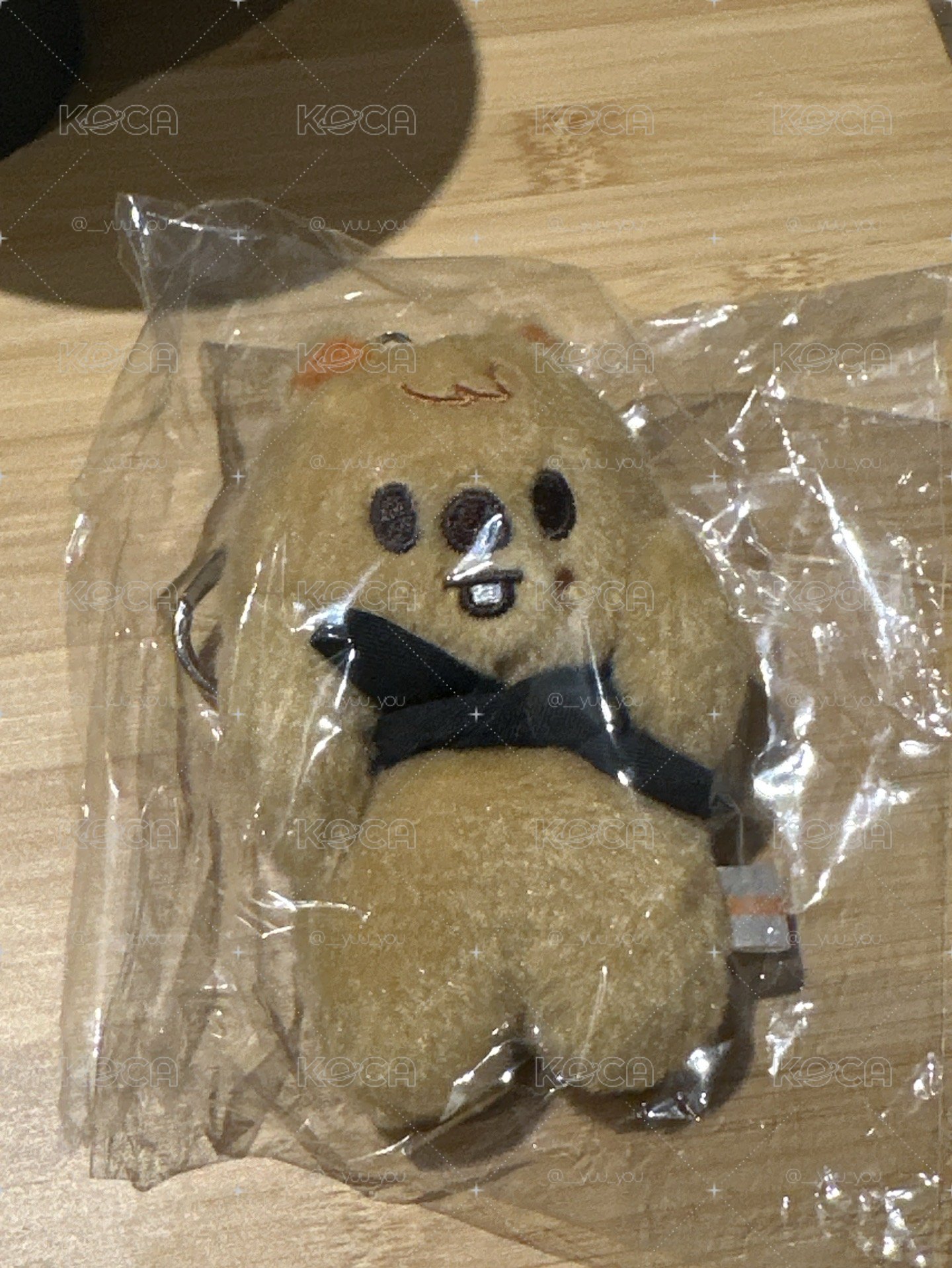 闊卡捧臉
