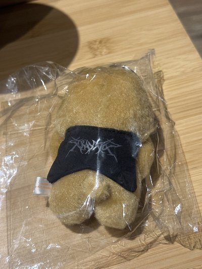 闊卡捧臉