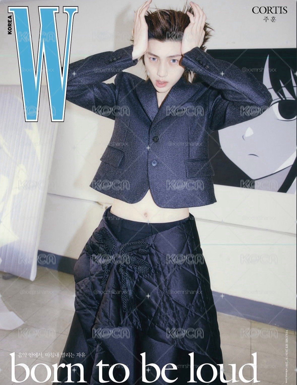 W Korea 雜誌 主訓 乾鎬 馬丁+ lollapalooza L 藍T 套出不拆