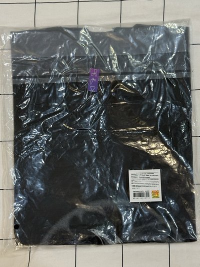 演唱會不知道穿什麼嗎？快來看看這款全新未拆正規一短袖寧！快速出貨！