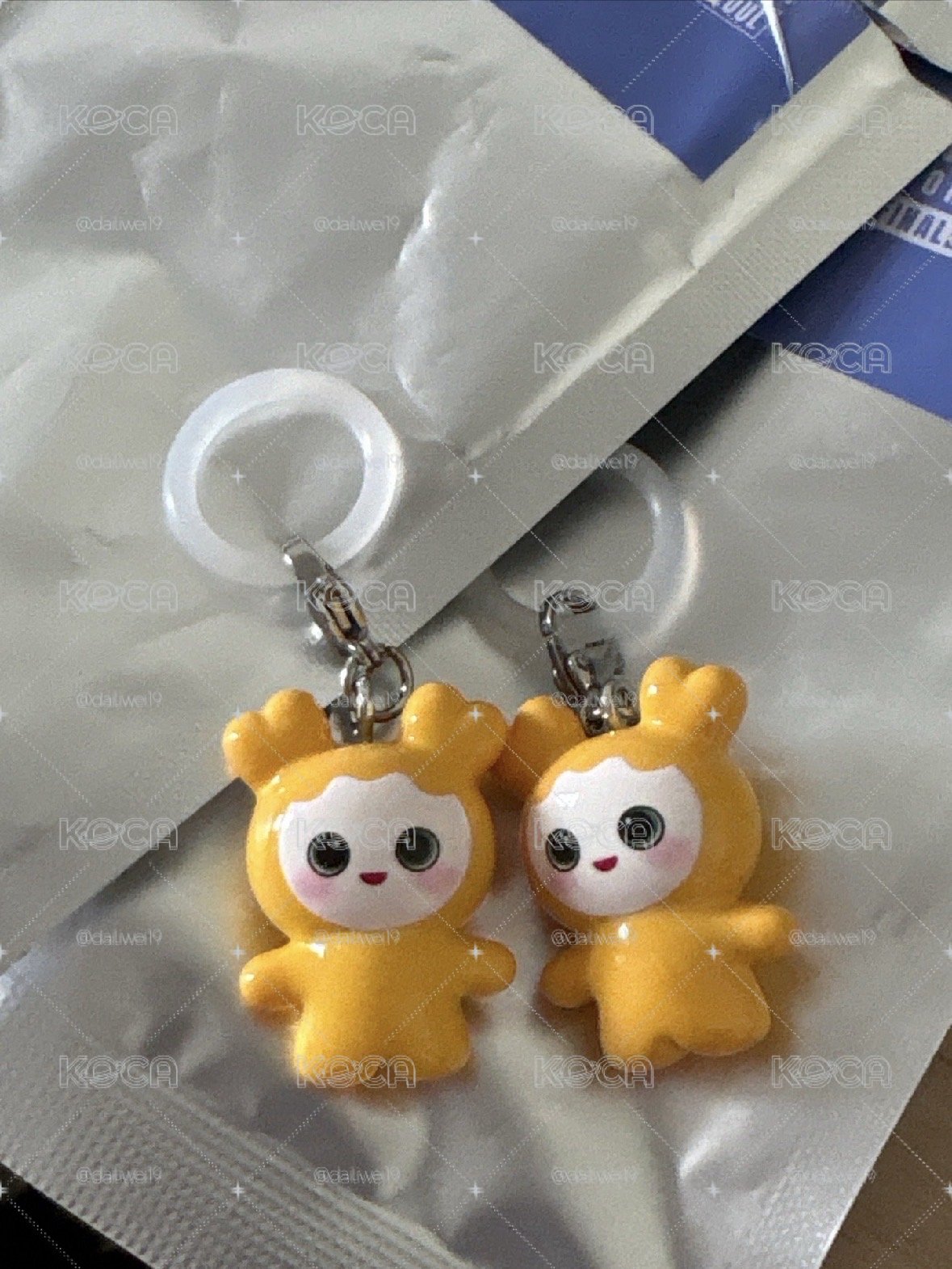 效六巡吊飾兩個💛