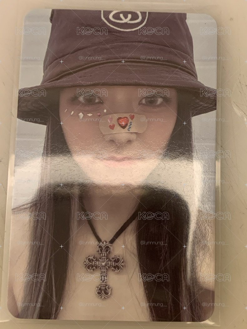 ITZY 專輯小卡