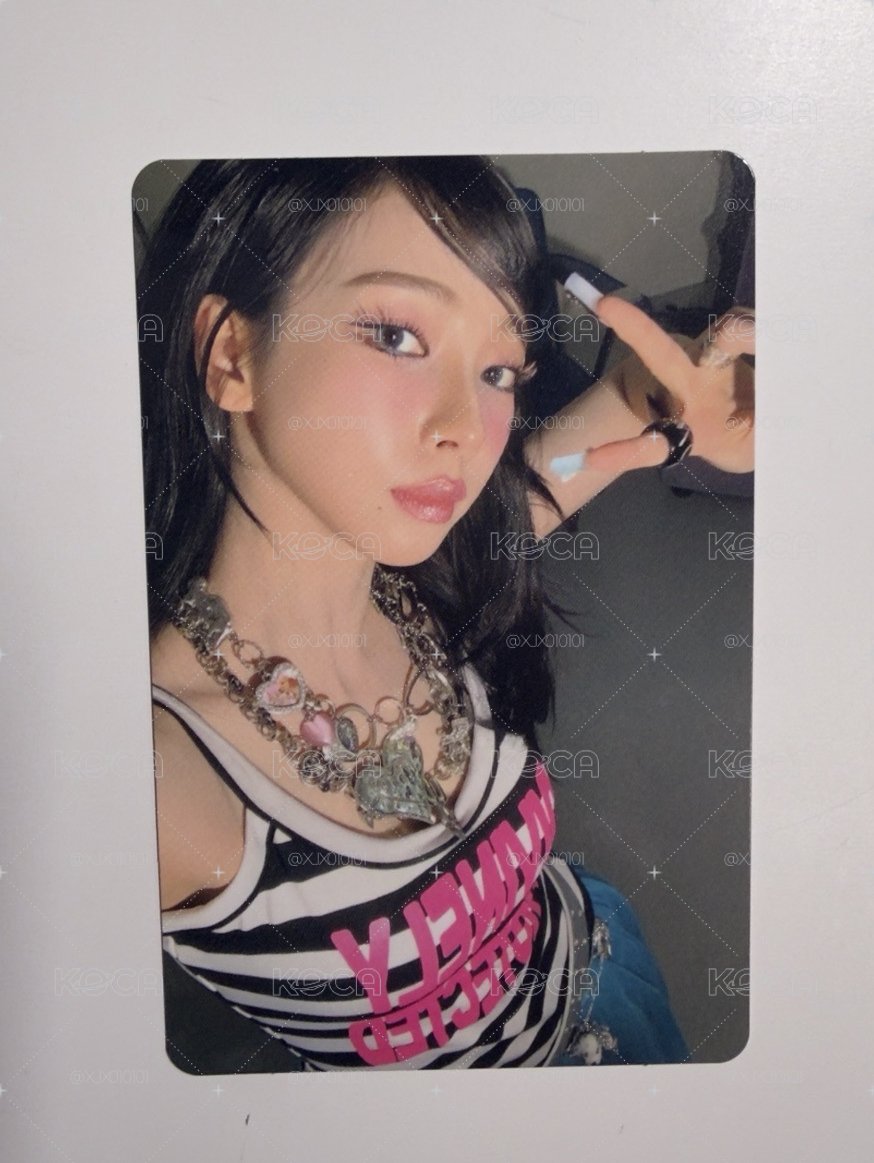 KISS N TELL Limited Edition 專輯卡 