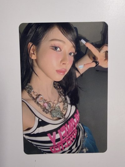 KISS N TELL Limited Edition 專輯卡 
