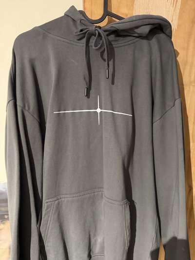 六巡場週帽T Size:L