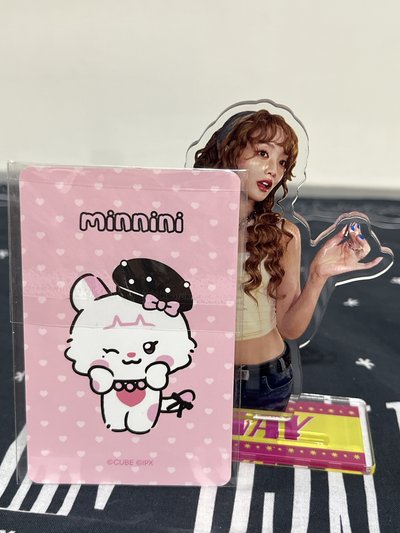  minini 快閃店 娃娃妮卡背minini