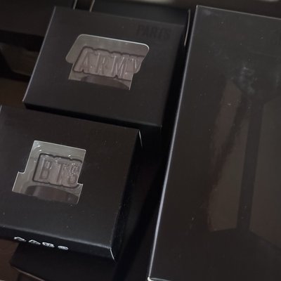 BTS 手燈+1底座+2小配件 全新現貨
