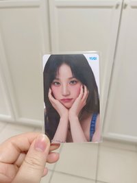 代言卡 藍衣扶臉琦