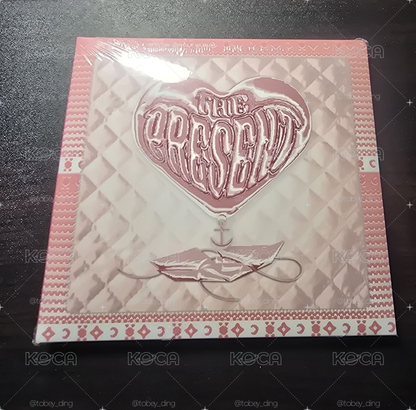 THE PRESENT 粉色版 全新未拆