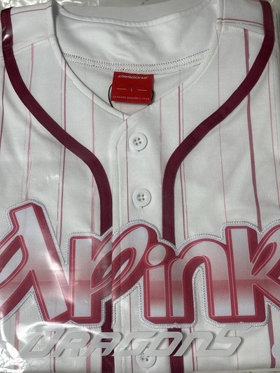 Apink x 味全龍聯名球衣+紀念球⚾️