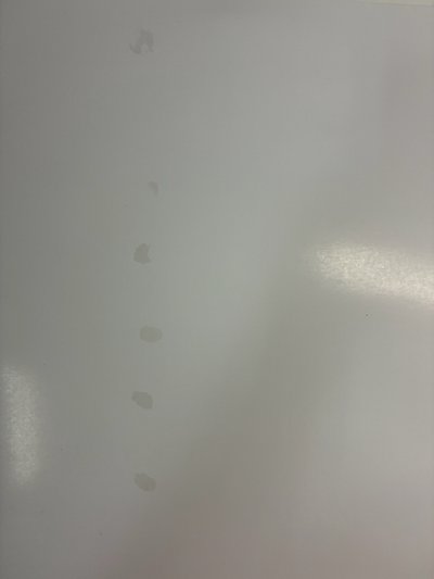 TWICE十週年海報（背面有髒污