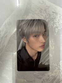 側臉琦