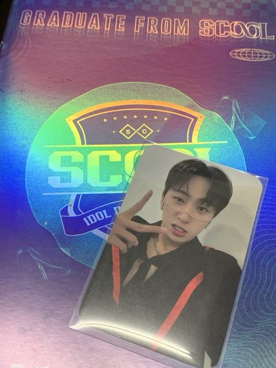 周孟潾scool演唱會小卡、scool演唱會無簽本（封面有髒污❗️）