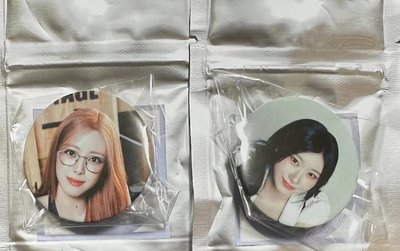 ITZY on air 場週徽章