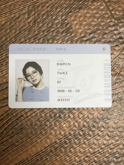 正規三專輯卡 ID