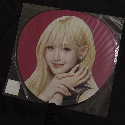 tripleS 尹舒妍 ALIVE25 日本場 扇子 