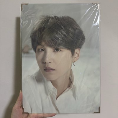 Wings Tour 寫真集 Final Essay Book for SUGA
