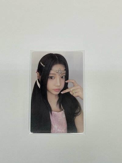  YUNAH BOMB卡（主物）＋ 專輯卡 電子專固配（捆物）合售 「免包手」