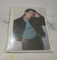 插腰比心微笑