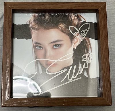 Ella to簽兩張