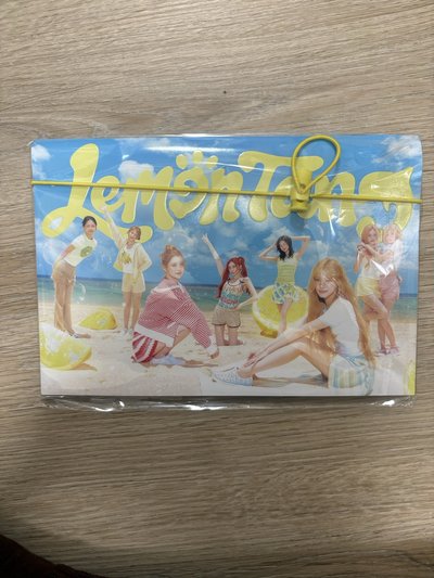 Hearts2hearts Lemon Tang photo book 空專