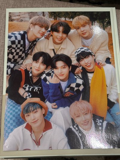Ateez第一本寫真集