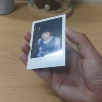 15.R卡 藍衣坐下拍（有瑕）