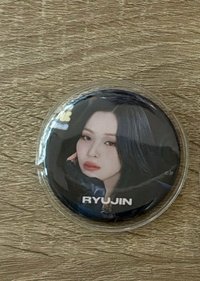 二巡 JYP JAPAN 徽章 留